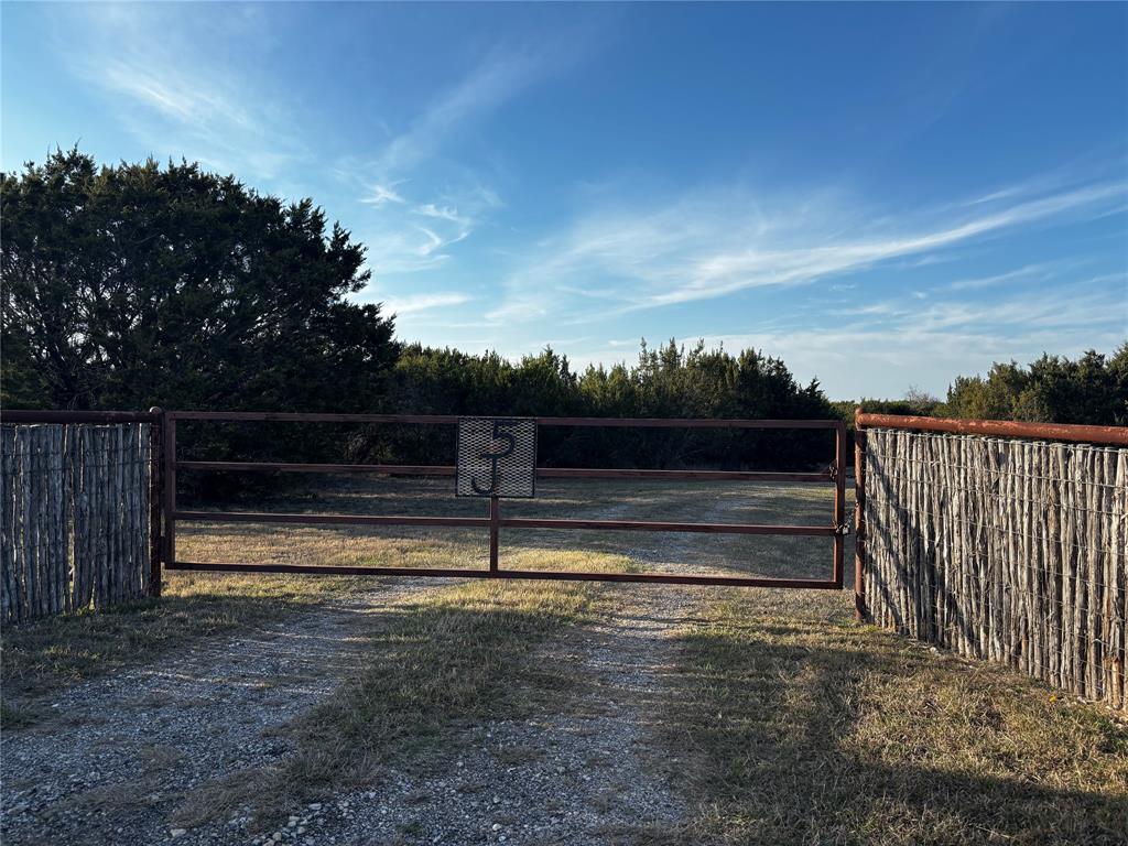 E M Bond Surv A-79 - Land