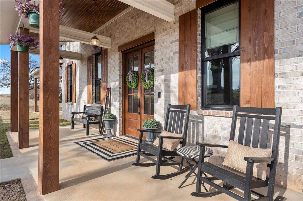5802 Lago Vista Drive