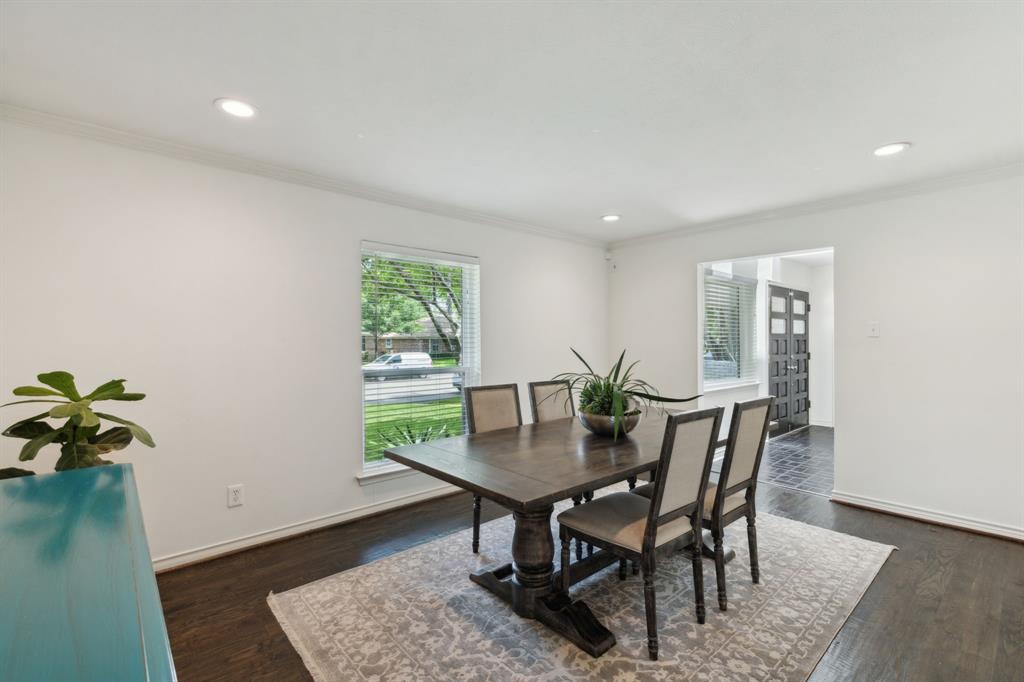 9505 Meadowknoll Drive