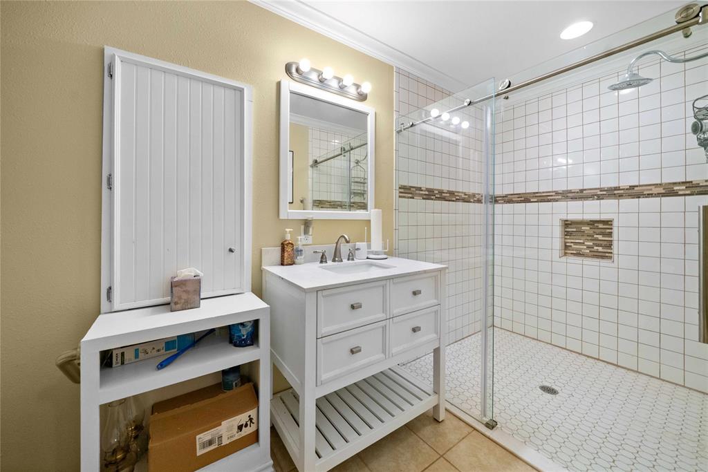 OAK MANOR ESTATES - Residential