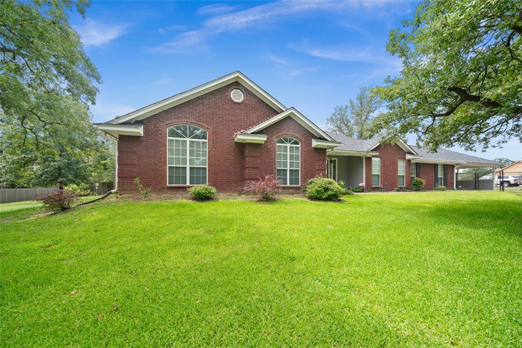 OAK MANOR ESTATES - Residential