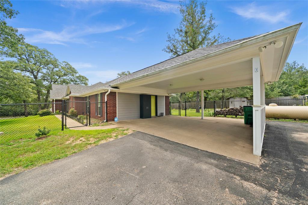 OAK MANOR ESTATES - Residential