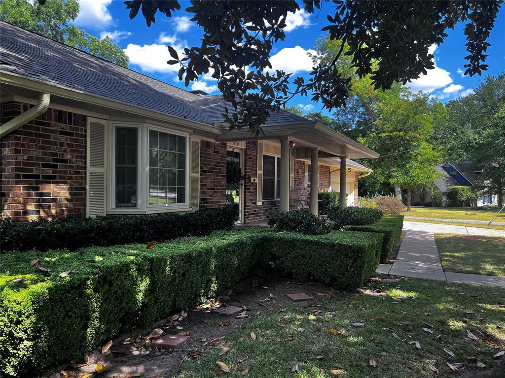118 Willowbrook Drive