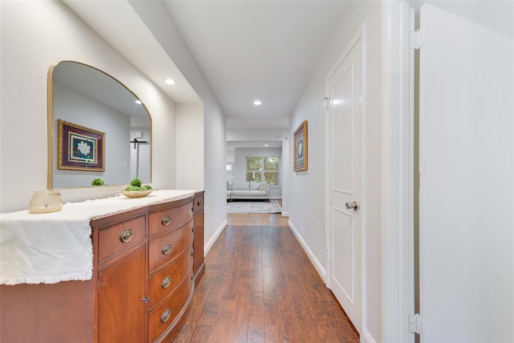 9869 Kingsman Drive
