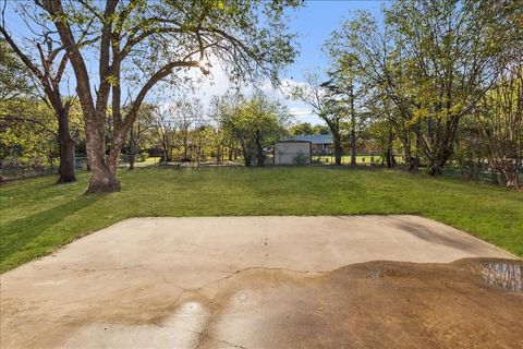 A home in Benbrook