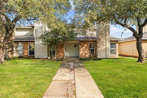 Photo of 4919 Regal Bluff, Mesquite, TX 75150 (MLS # 21200245)
