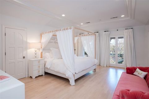 Tiny photo for 7031 Turtle Creek Boulevard, University Park, TX 75205 (MLS # 21063823)