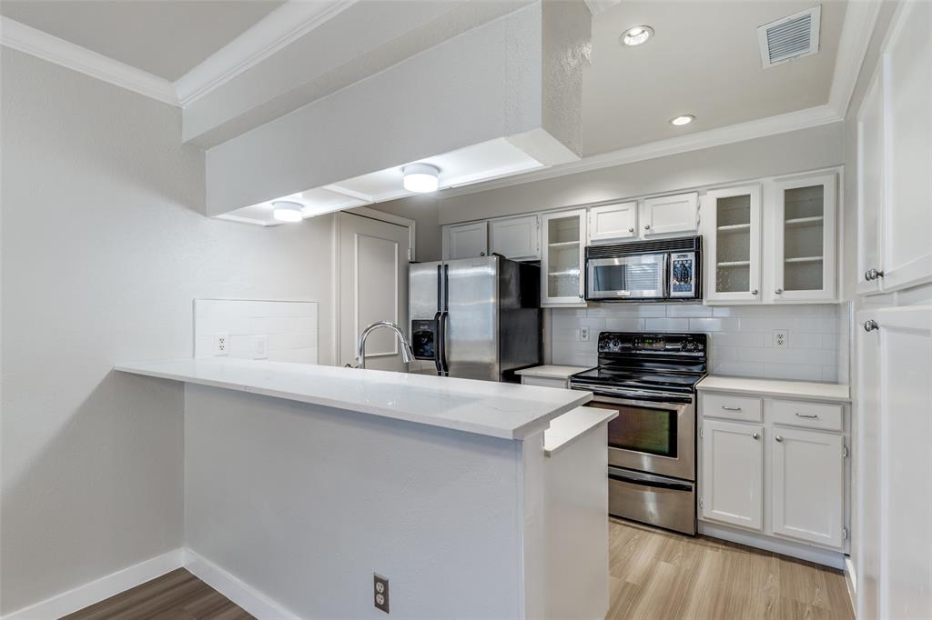 Oaks On Montfort Condos - Residential