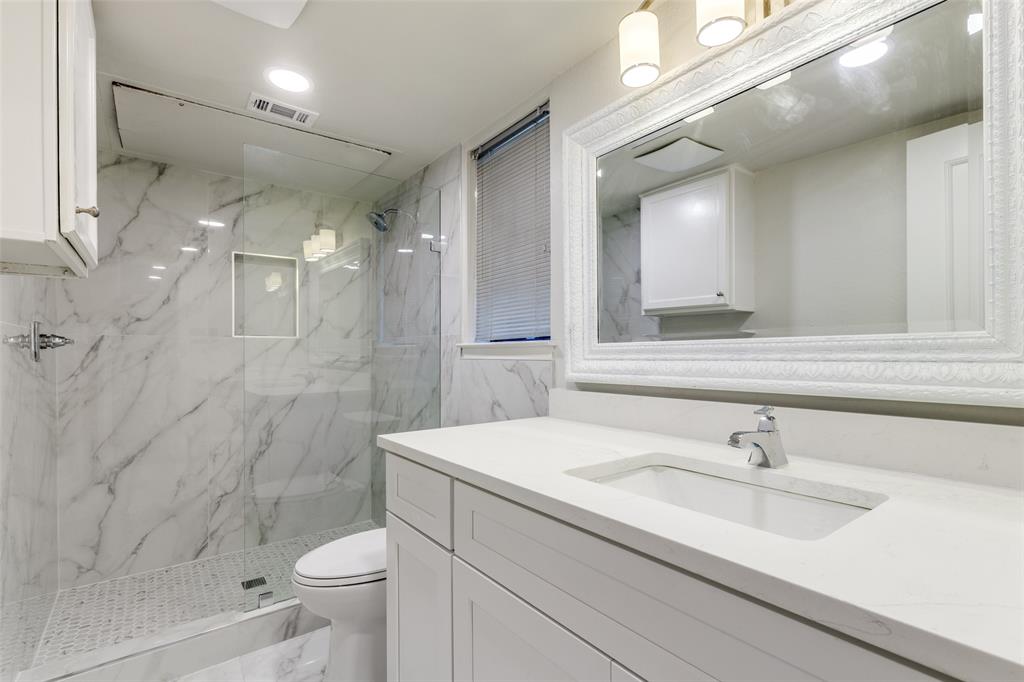 Oaks On Montfort Condos - Residential