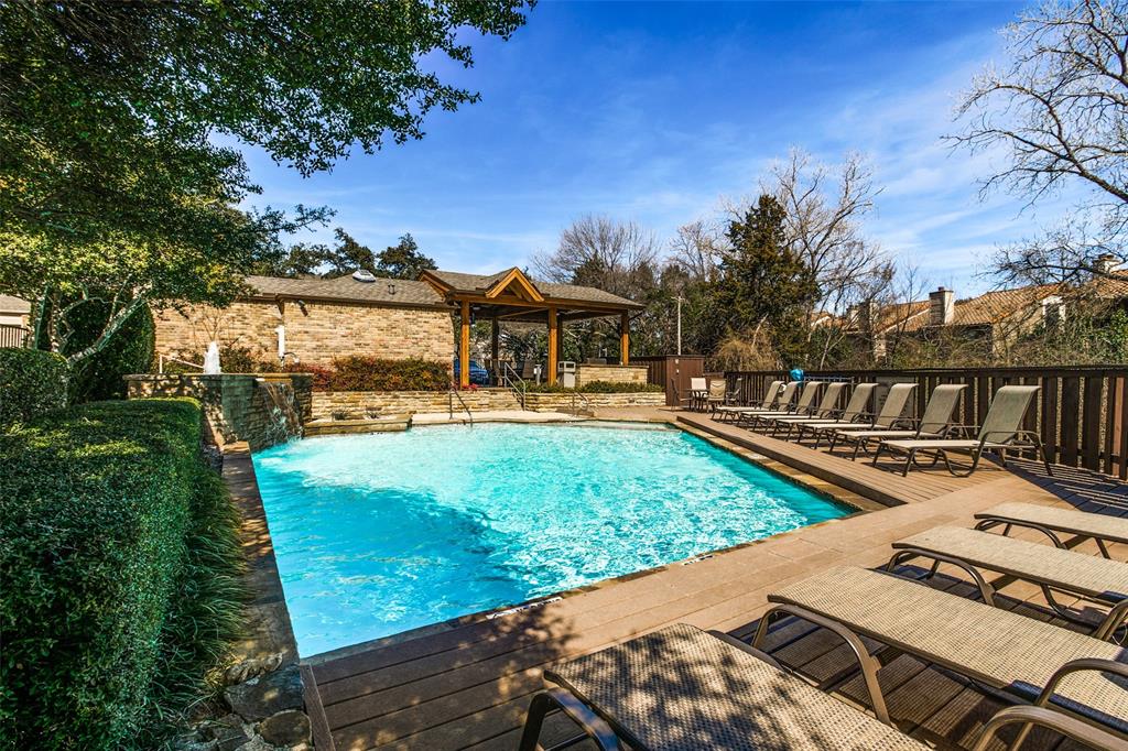 Oaks On Montfort Condos - Residential