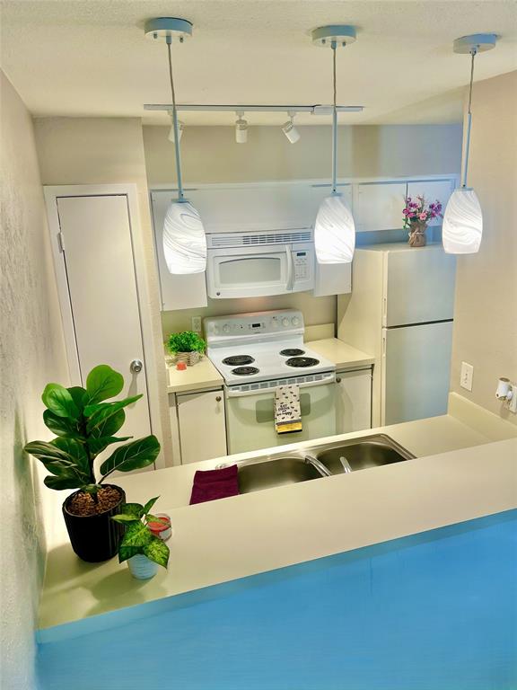 Dallas, Texas 75219, United States, 1 Bedroom Bedrooms, ,1 BathroomBathrooms,Residential,Active,131008