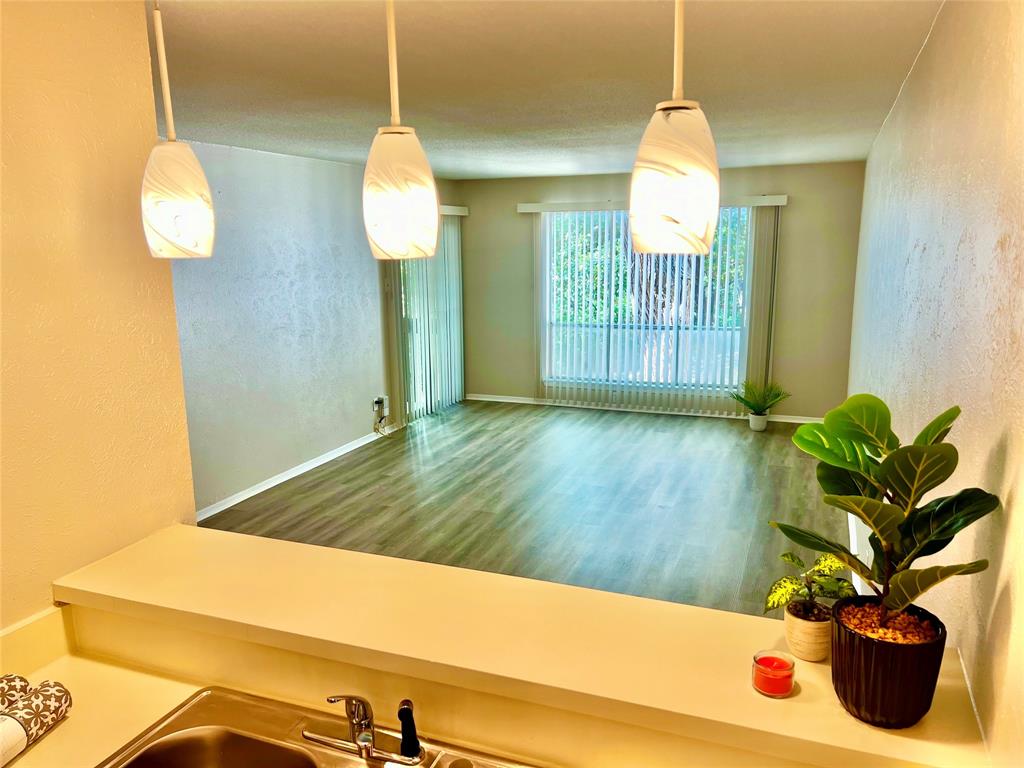 4859 Cedar Springs Road 257