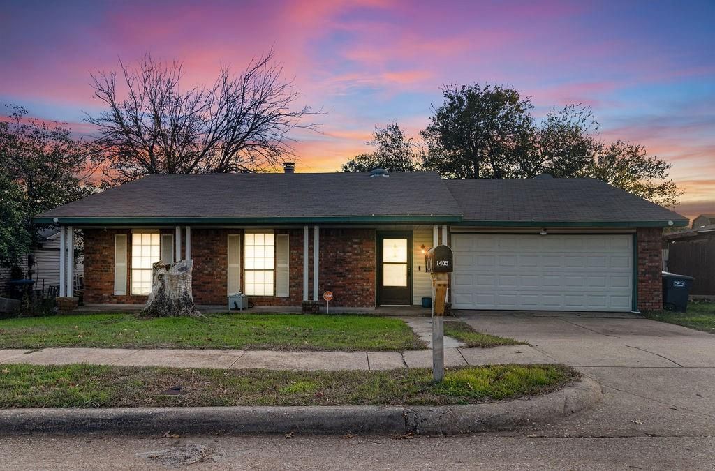 Photo of 1405 Whittenburg Drive, Fort Worth, TX 76134 (MLS # 21127285)