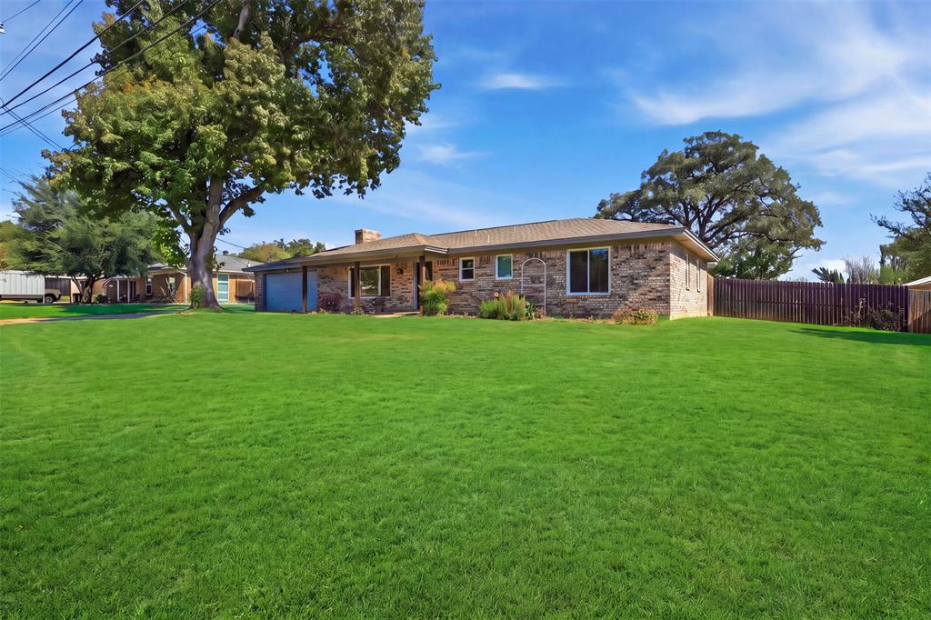 2609 Oaks Drive