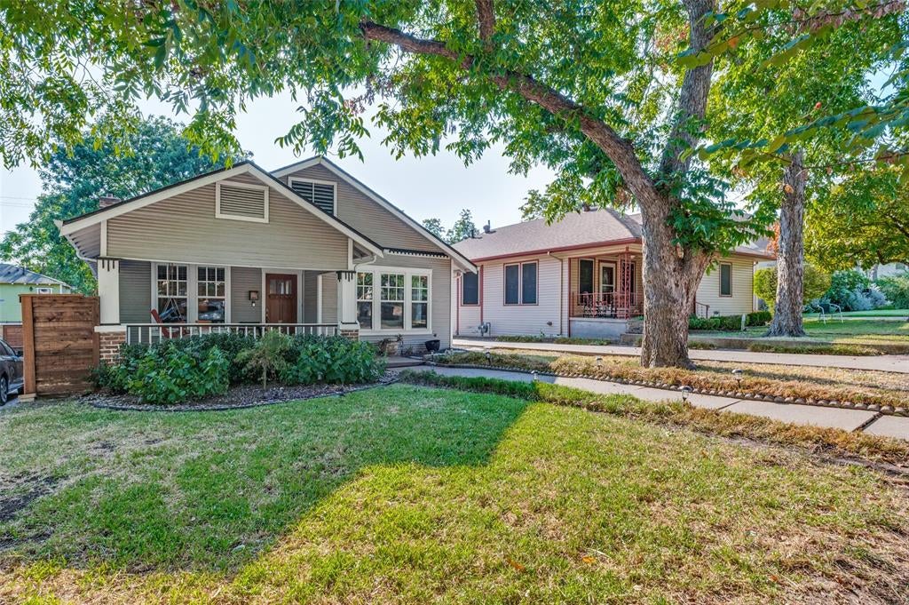1010 Woodlawn Avenue