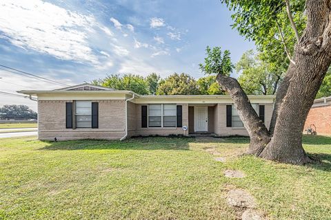 101 S Valera Court Fort Worth TX 76134