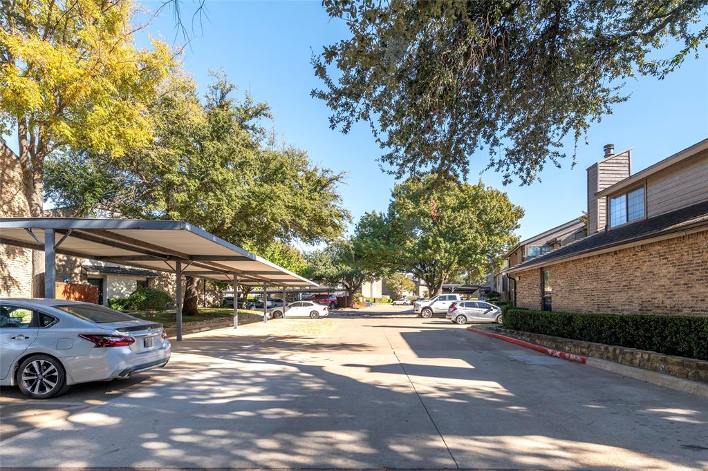Richardson Crossing Condo - Residential