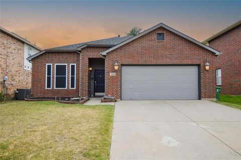 1305 Pine Ridge Road Roanoke TX 76262