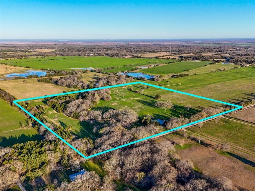 Beautiful 25 acre tract ready to build on. Take a look at this incredible opportunity in Fannin County, Texas. This property offers a great blend of mature timber and pastures. Bring your plans and build a custom dream home and enjoy all that the country life has to offer. There is plenty of room for livestock or horses.  New water well and electric on site. Ready to build.  Nice pond and creek on property with tons of wildlife. Ag Exempt.  This tract is located just South of Sam Rayburn High School, 20 mins to Bonham and 15 mins to Bois D’Arc Lake.