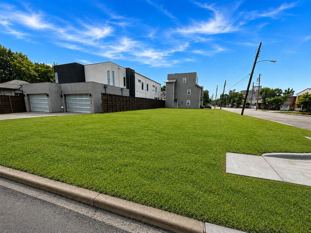 2111 Annex Avenue