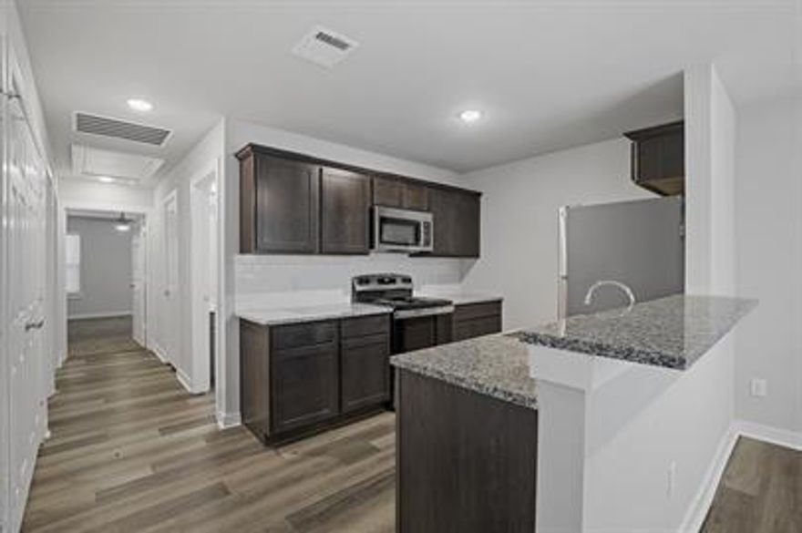 **NOW OFFERING 2 WEEKS FREE!**
Come and check out the 2022 build, 3 bedroom, 2 bathroom duplex! This home boasts vinyl flooring throughout, and carpet in the bedrooms, the windows throughout the property allow for an ample amount of natural light. You’ll feel right at home here! This one won’t last long! Schedule your showing today!

Pets OK with deposit.  All 18+ must do an application. Must make approximately 3x the rent as income.  

FYI First month’s rent isn’t due until move-in. The security deposit is equal to one month’s rent and is due when approved and signing your lease.