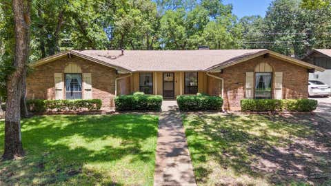 Photo of 1611 Phyllis Court, Irving, TX 75060 (MLS # 21342484)