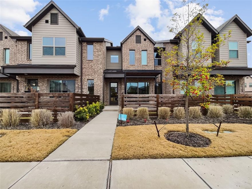 Fantastic home in a sought-after location!  A fireplace and a soft neutral color palette create a solid blank canvas for the living area. Step into the kitchen, complete with an eye-catching stylish backsplash. The primary bathroom adds a touch of luxury with double sinks  of under-sink storage. Don't miss this incredible opportunity. This home has been virtually staged to illustrate its potential.