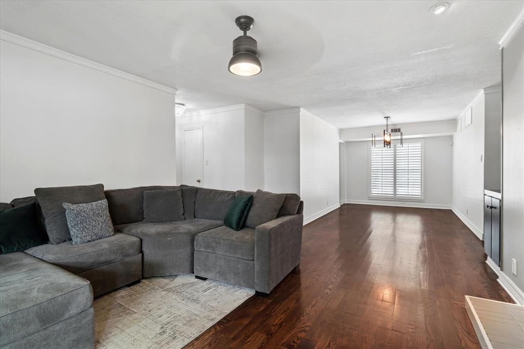Royal Oaks Condo - Residential