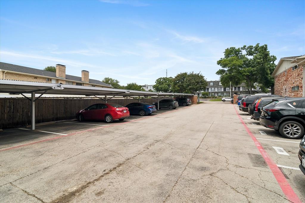 Royal Oaks Condo - Residential