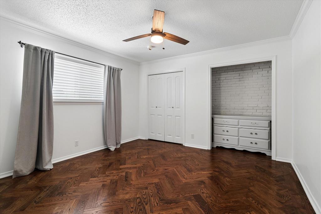 Royal Oaks Condo - Residential