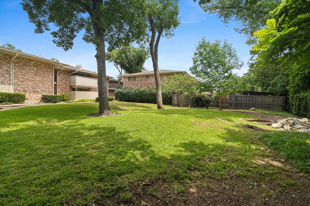 Royal Oaks Condo - Residential