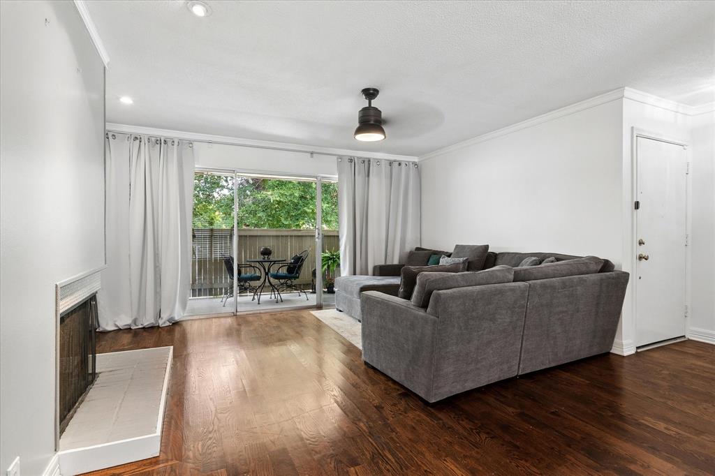 Royal Oaks Condo - Residential