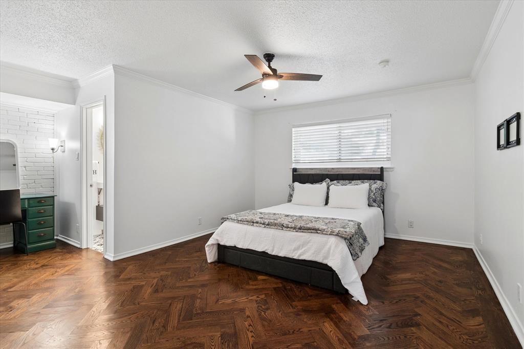 Royal Oaks Condo - Residential