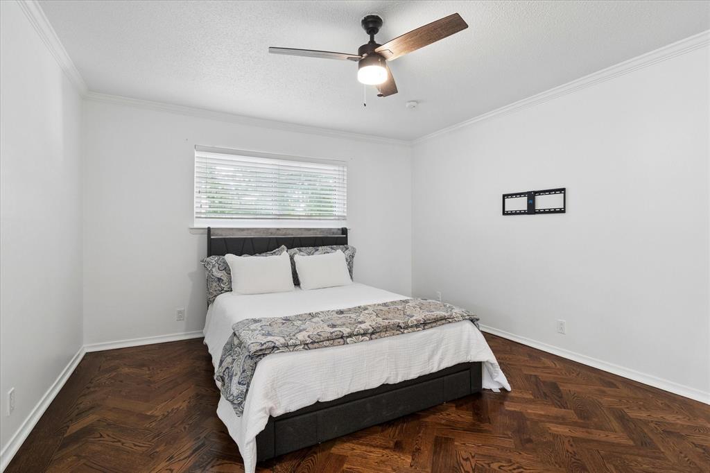 Royal Oaks Condo - Residential