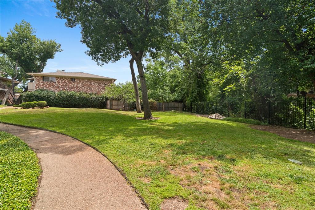 Royal Oaks Condo - Residential