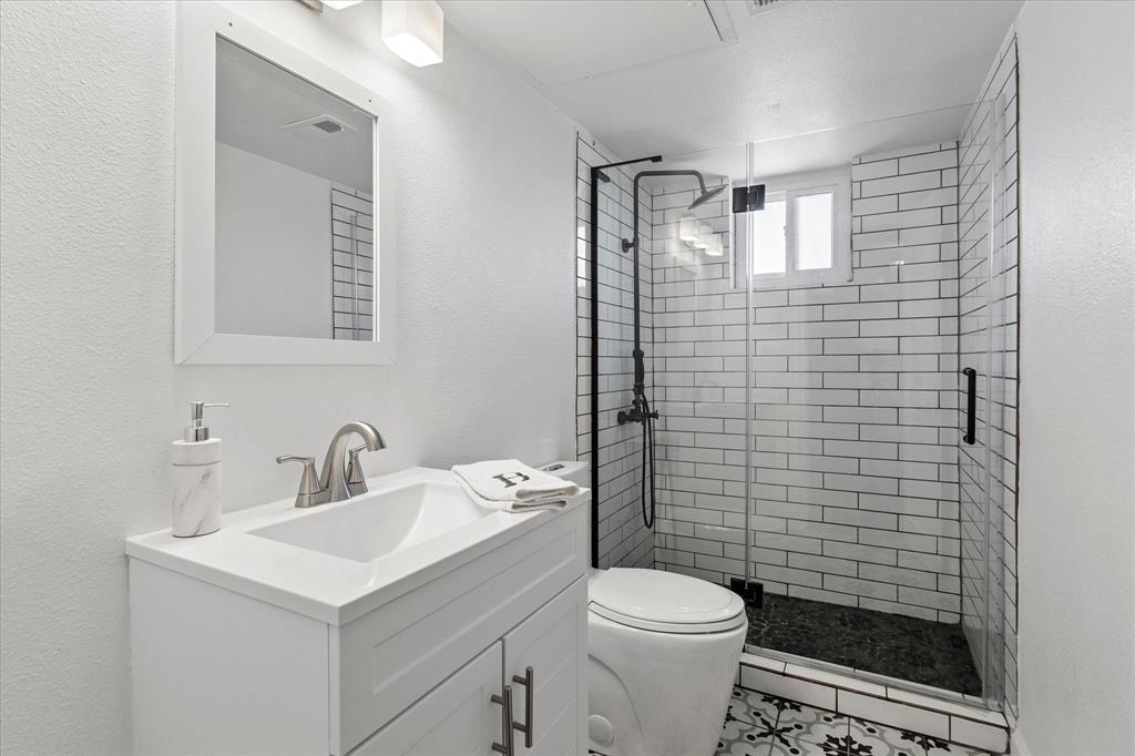 Royal Oaks Condo - Residential