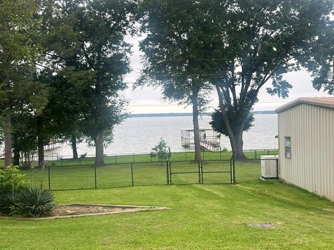 Photo of 7403 Circle View, Lone Oak, TX 75453 (MLS # 21260140)