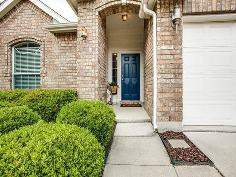 Photo of 1701 Heron Drive, Aubrey, TX 76227 (MLS # 21227827)