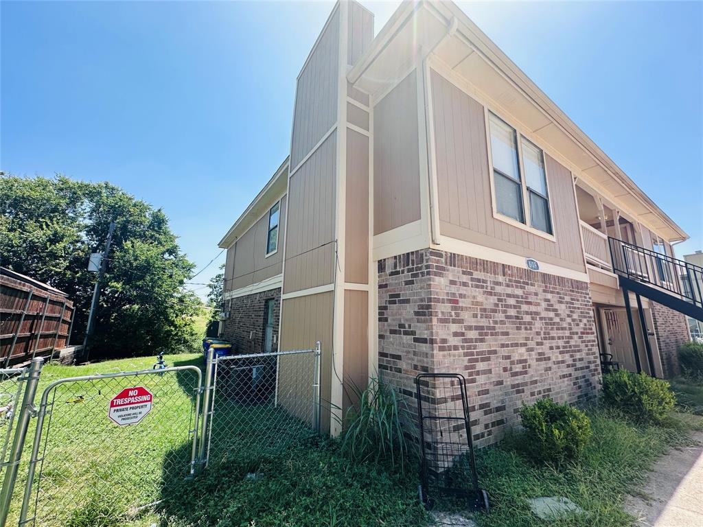 8109 Foxfire Lane