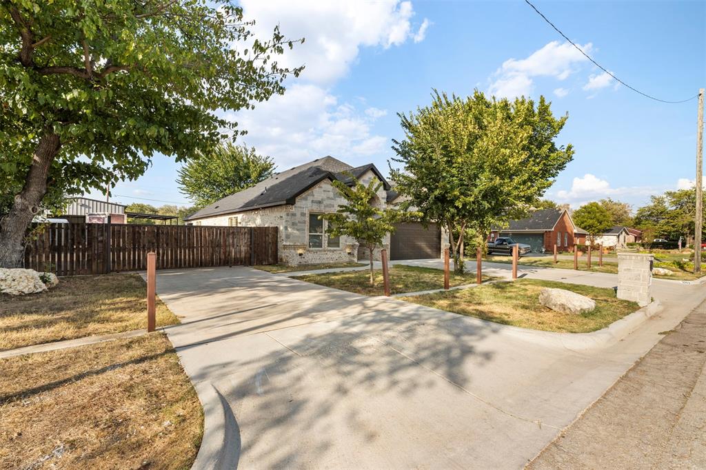 3203 Shamrock Lane