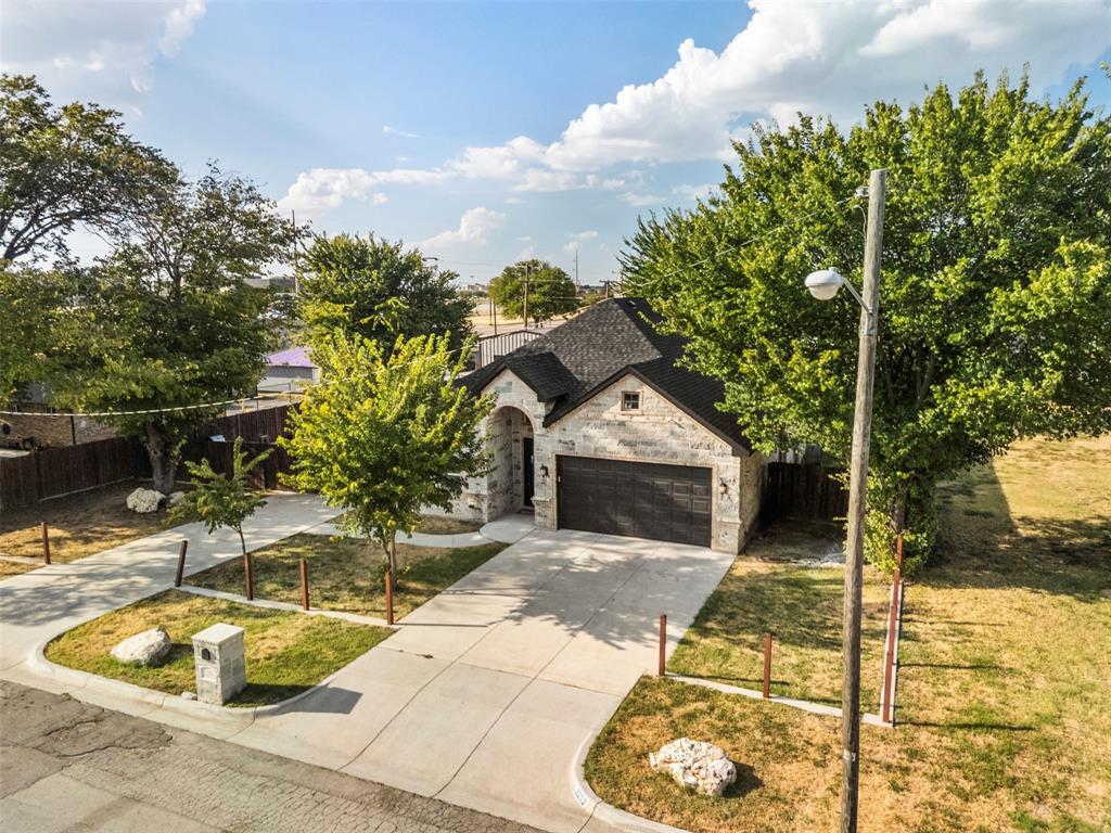 3203 Shamrock Lane