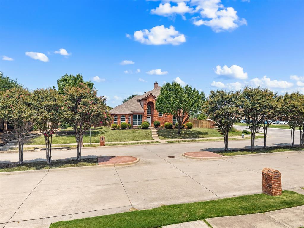 1215 Majestic Way