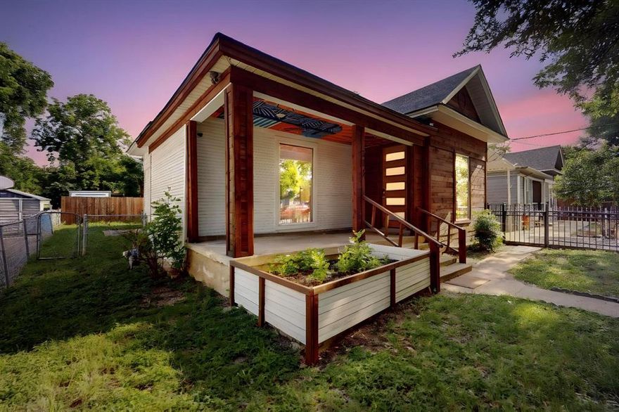 Welcome to 712 W 8th Street in the heart of Dallas a beautifully updated property offering versatility, style, and income potential. The main home features 3 spacious bedrooms, 2 fully renovated bathrooms, and 1,837 square feet of thoughtfully designed living space. Enjoy modern finishes throughout, an open and inviting layout, and updates that blend comfort with contemporary appeal.
Adding exceptional value is the detached accessory dwelling unit (ADU), complete with 1 bedroom, 1 bathroom, a full kitchen, and in-unit laundry. Perfect for use as a short-term rental, guest suite, or private mother-in-law quarters, this space provides incredible flexibility and potential for additional income.
Located in a rapidly growing area with convenient access to shopping, dining, and downtown Dallas, this property is ideal for homeowners and investors alike. Don’t miss this unique opportunity to own a move-in ready home with built-in income potential.