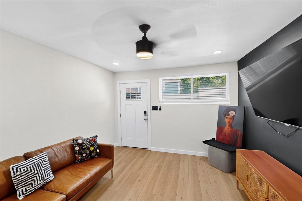 Dallas Land & Loan 03 - Residential