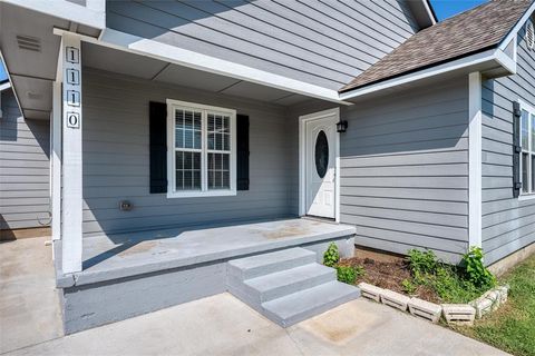 Photo of 1110 N Ross Avenue, Sherman, TX 75090 (MLS # 21250321)