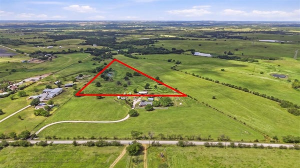 15795 FLOW RD, KRUM, TX 76249 - Image a991aa7b707bcb2635979e91daec6db7/1473667098