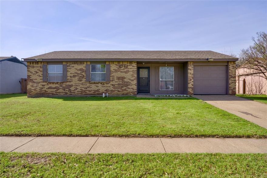 Welcome to this single story gem in Dallas with NO HOA, offering the freedom buyers crave. Enjoy an open layout with granite countertops, center island, and breakfast bar. Spacious bedrooms and kitchen laundry add convenience.

Head outside to a huge, flat fenced backyard with space to add your dream covered patio, perfect for entertaining or relaxing.

Located near Interstate 20 and Highway 67, with quick access to Downtown Dallas, shopping, dining, and parks, this home delivers space, location, and value. Act fast before it’s gone!

Discounted rate options and no lender fee future refinancing may be available for qualified buyers of this home