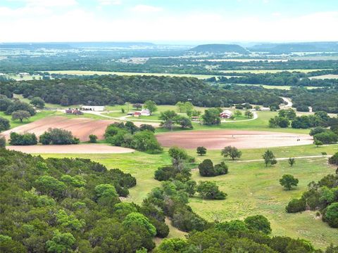 614 County Road 4165 Cranfills Gap TX 76637