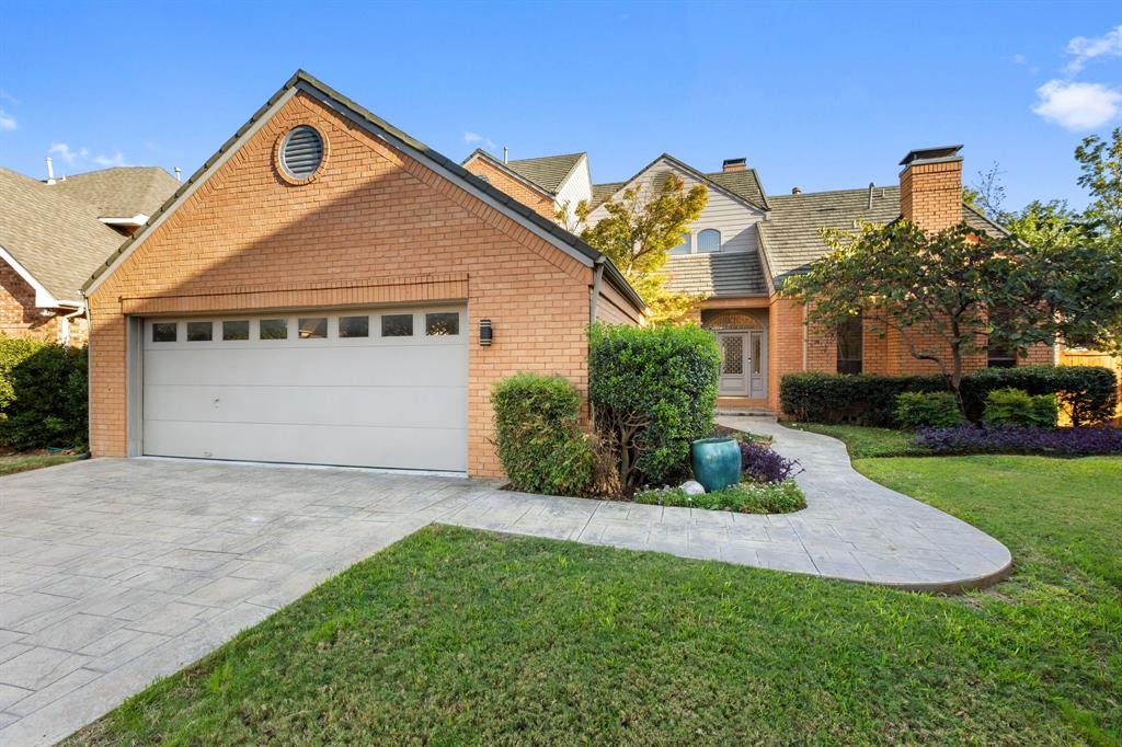 7702 Lakecrest Circle