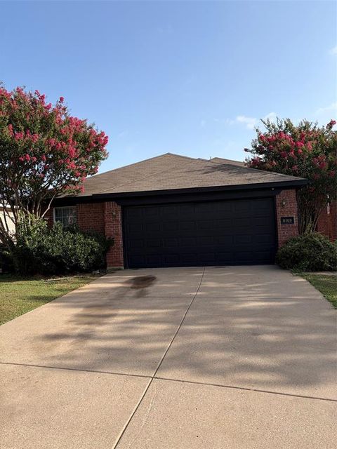 Photo of 8169 Royal Terrace Lane, Fort Worth, TX 76120 (MLS # 21325393)